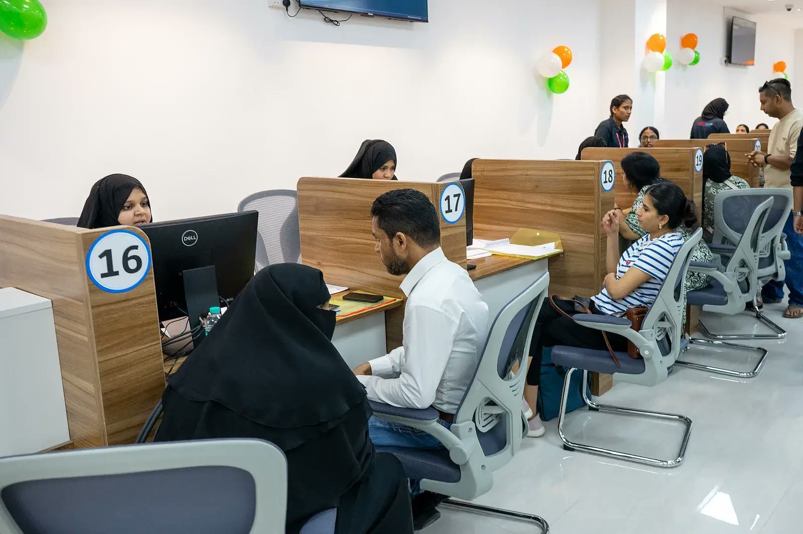 UAE Workplace Rules: Can Employers Set Penalties and Rewards?